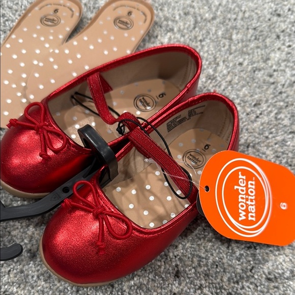 Wonder Nation Red Dress Shoes with Glossy Finish and Mary Jane Strap - Picture 2 of 7